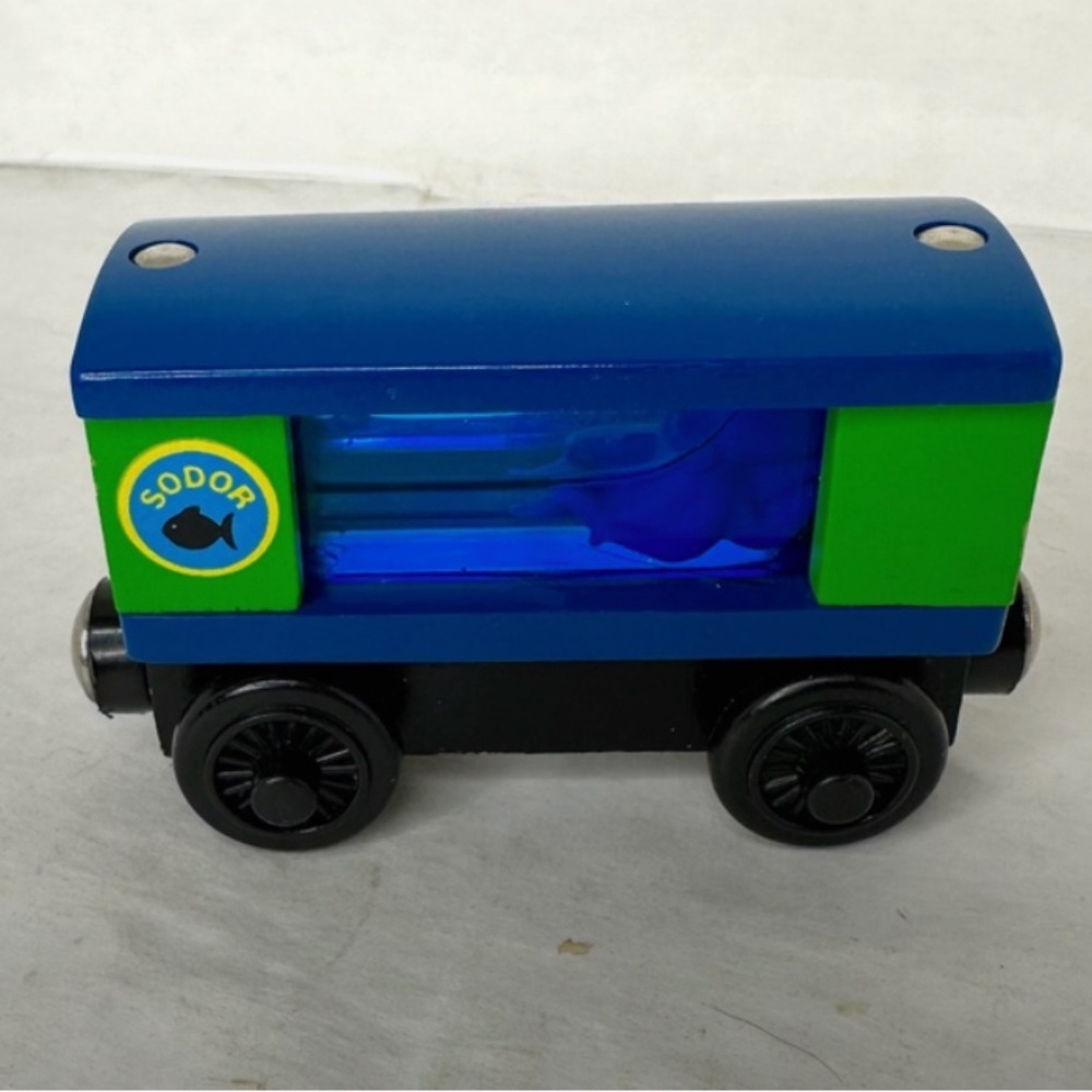 Thomas the Train Aquarium Car Squid Wooden Railway Sodor Zoo Tender 2002